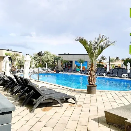 Dava Apartment Alezzi Spa N Pools Playgrounds Apartment
