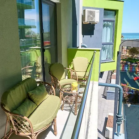 Dava Apartment Alezzi Spa N Pools Playgrounds Apartment Mamaia